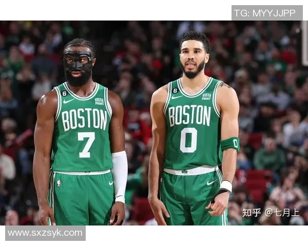 猛龙队对决凯尔特人队,胜负难分——谁将主宰NBA赛场? 猛龙队对决凯尔特人队,胜负难分——谁将主宰NBA赛场?